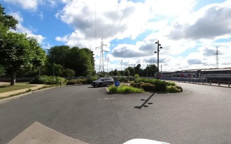 Vue du Rond-point anonyme n°496358743