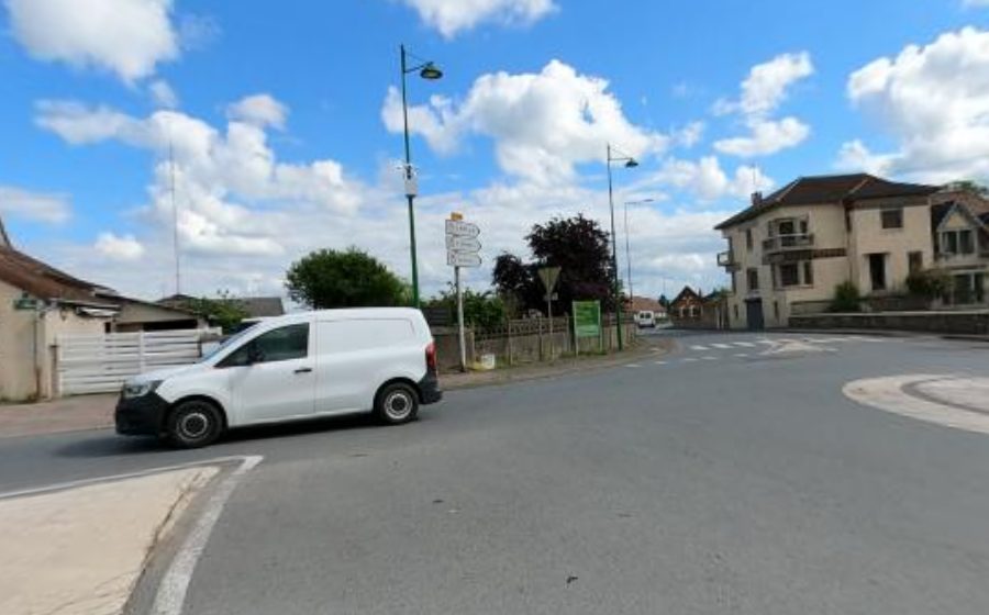Vue du Rond-point anonyme n°49703545