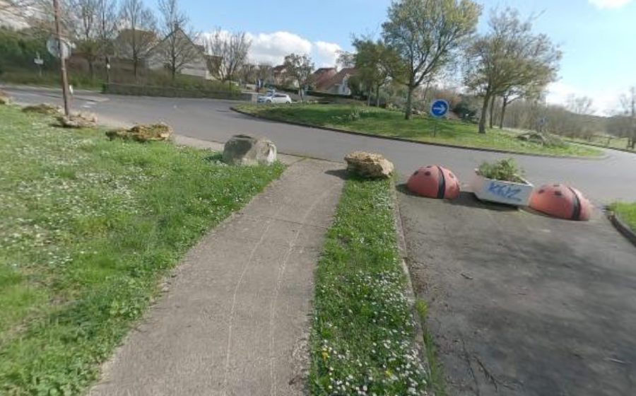 Vue du Rond-point anonyme n°498063206