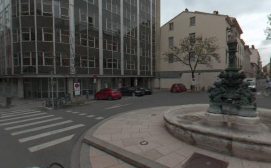 Vue du Place Antoine Vollon
