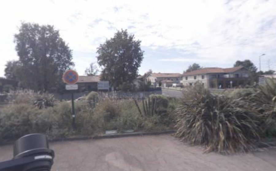 Vue du Rond-point anonyme n°551333625
