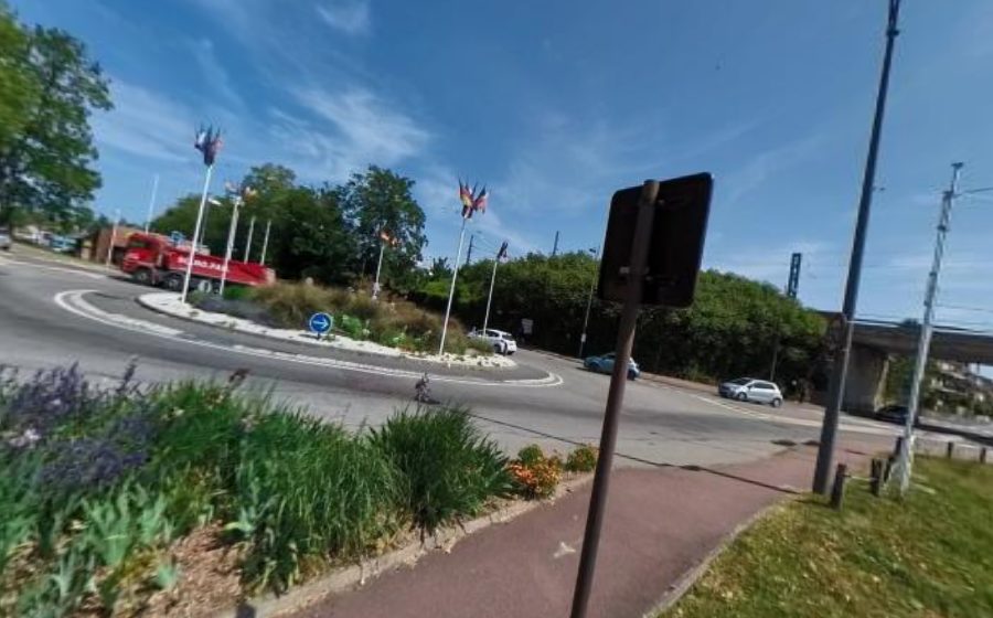 Vue du Rond-point anonyme n°572689440