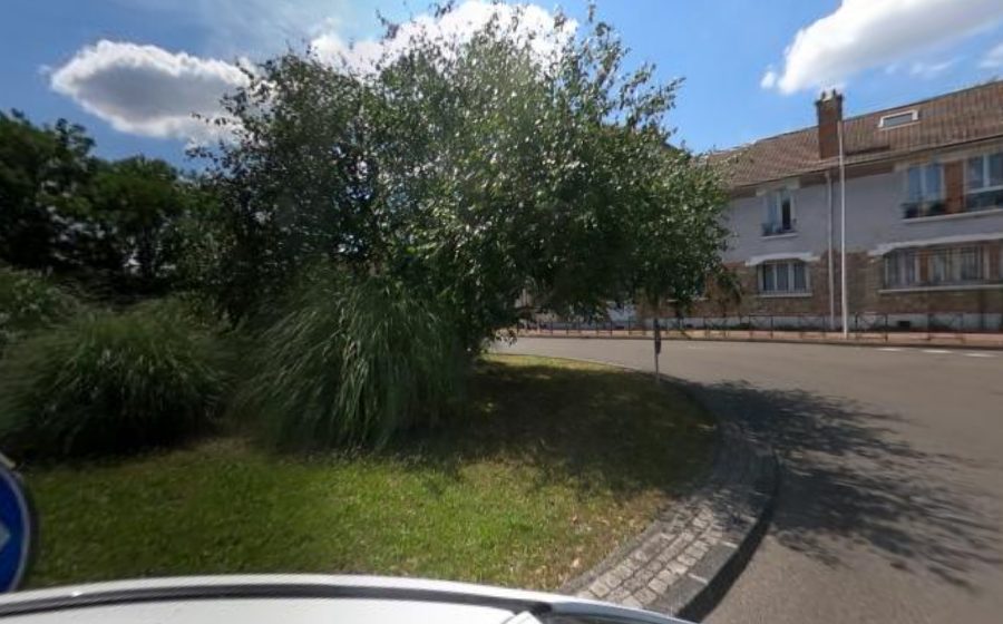 Vue du Rond-point anonyme n°585449974
