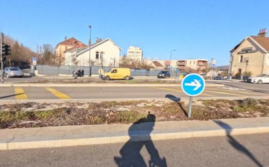 Vue du Rond-point anonyme n°586352350
