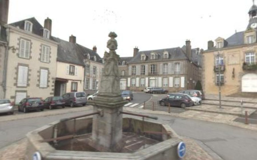 Vue du Place Louis de Hercé