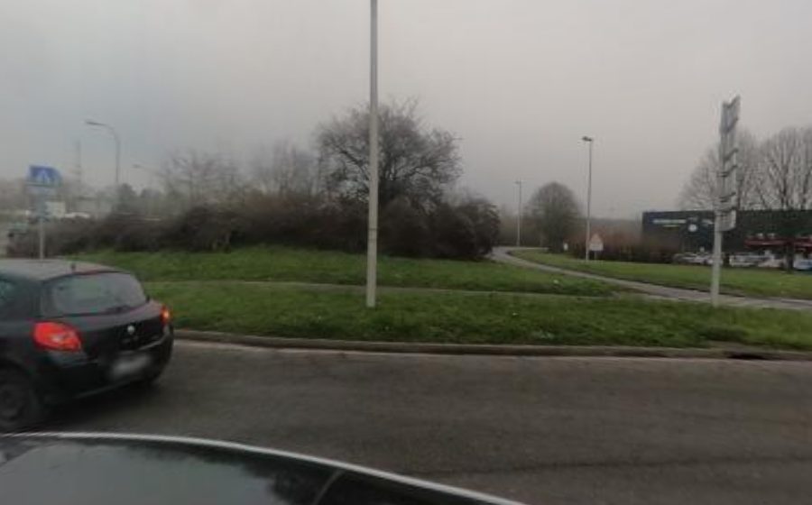 Vue du Rond-point anonyme n°618561360