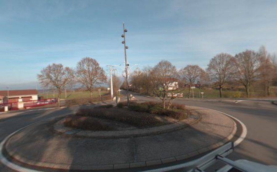 Vue du Rond-point anonyme n°620068753