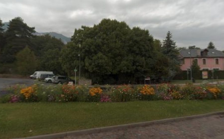 Vue du Rond-point anonyme n°625081758