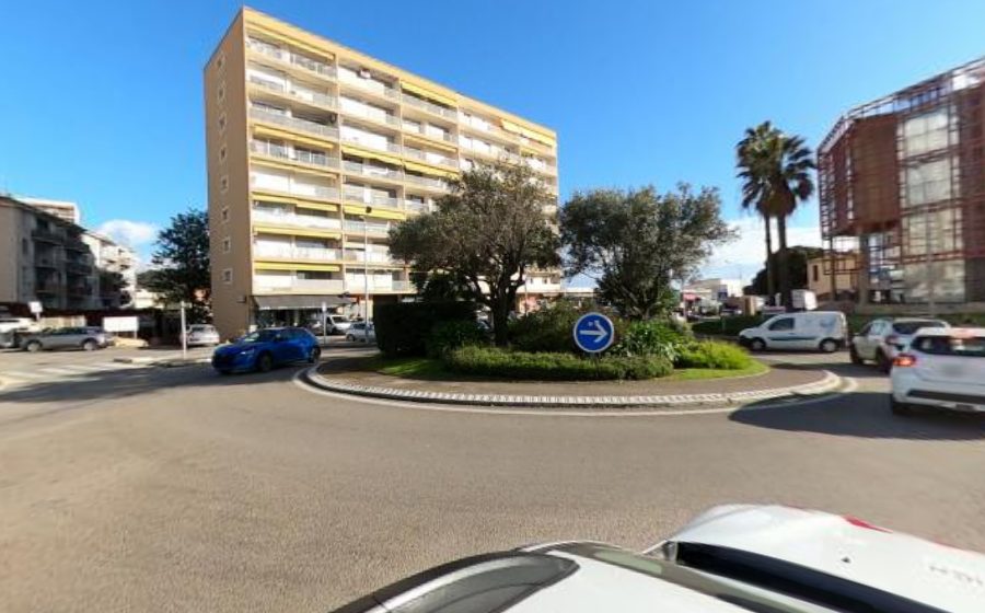 Vue du Rond-point anonyme n°632829734