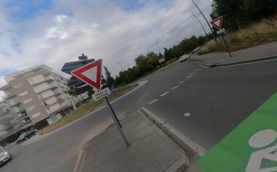 Vue du Rond-point anonyme n°638841103