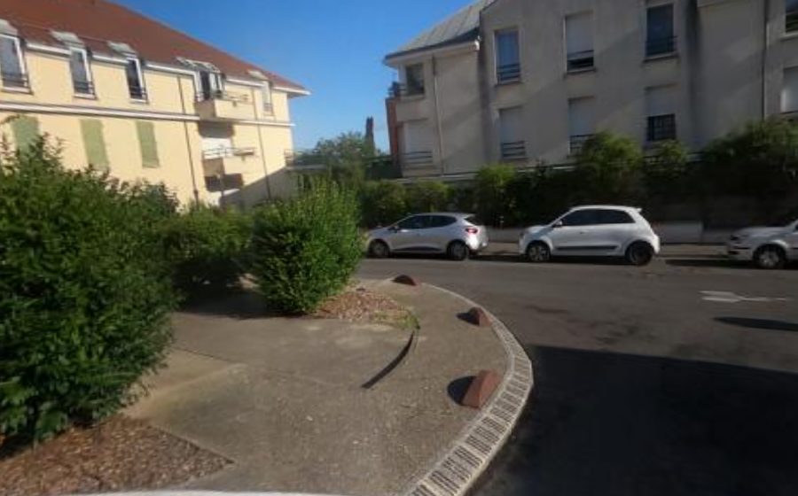 Vue du Rond-point anonyme n°645342270