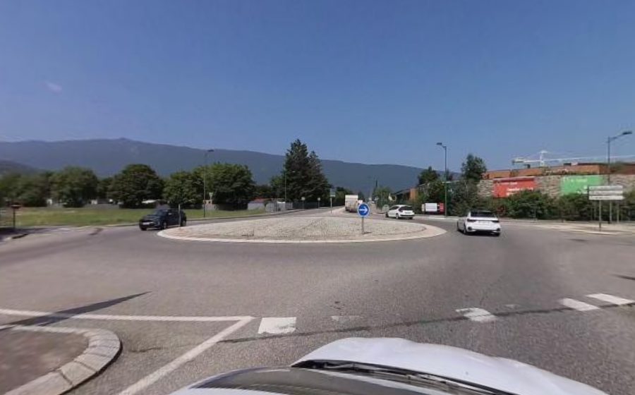 Vue du Rond-point anonyme n°662874600