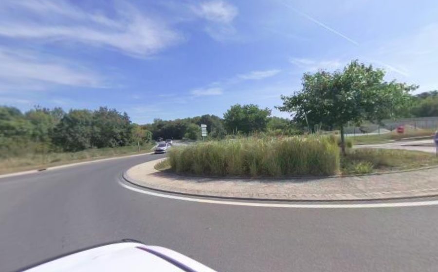 Vue du Rond-point anonyme n°664007711