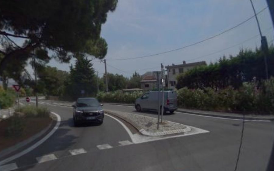 Vue du Rond-point anonyme n°664612581