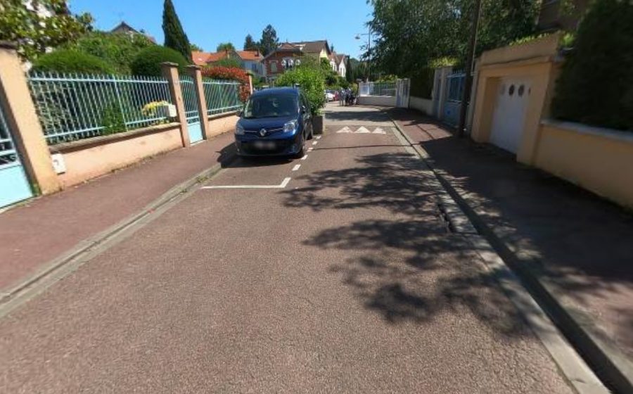 Vue du Rond-point anonyme n°670057232