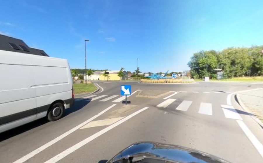 Vue du Rond-point anonyme n°677464713
