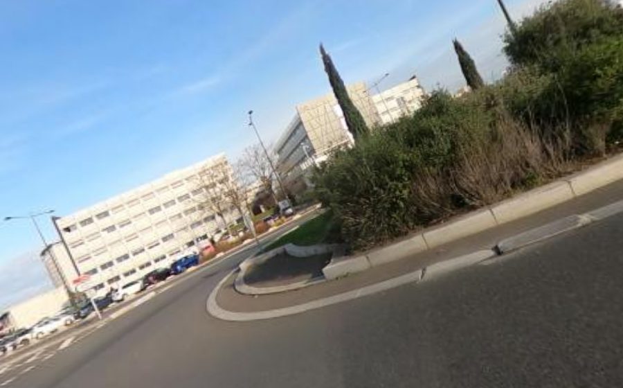 Vue du Rond-point anonyme n°680481881