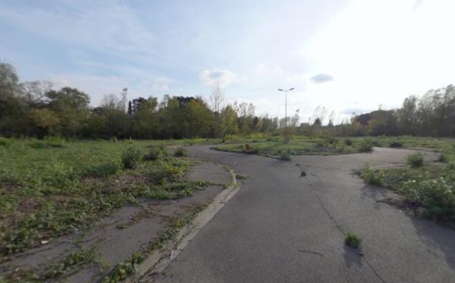 Vue du Rond-point anonyme n°689870343