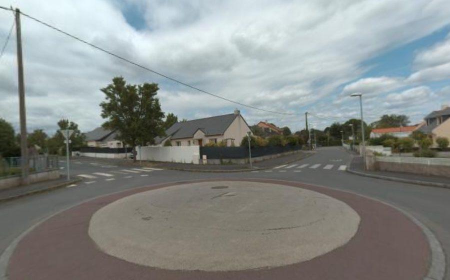 Vue du Rond-point anonyme n°693863189
