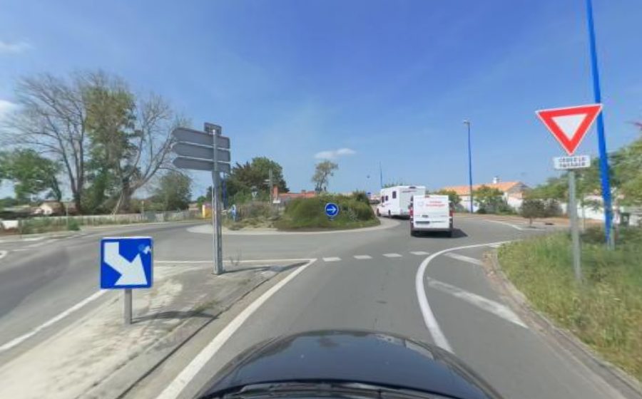 Vue du Rond-point anonyme n°693864403