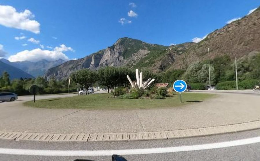 Vue du Rond-point anonyme n°724617642