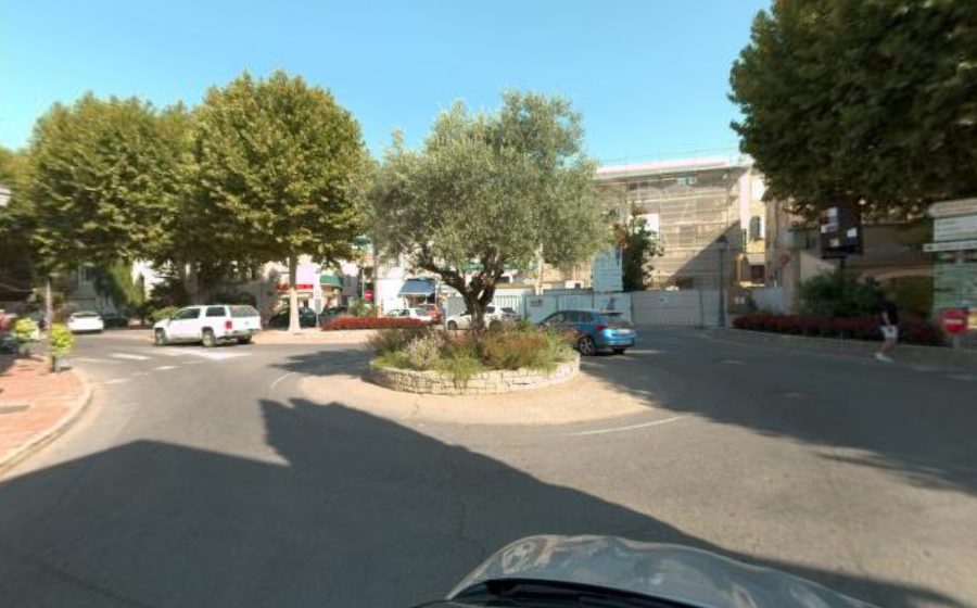 Vue du Rond-point anonyme n°72733167