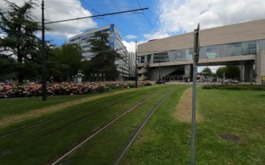 Vue du Place Jean Bouhey