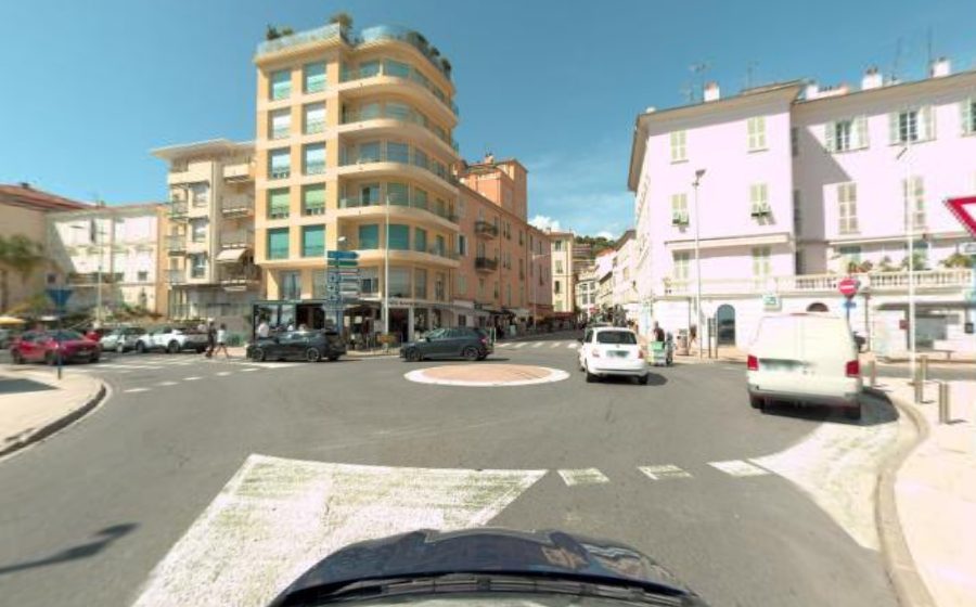 Vue du Rond-point anonyme n°785528301