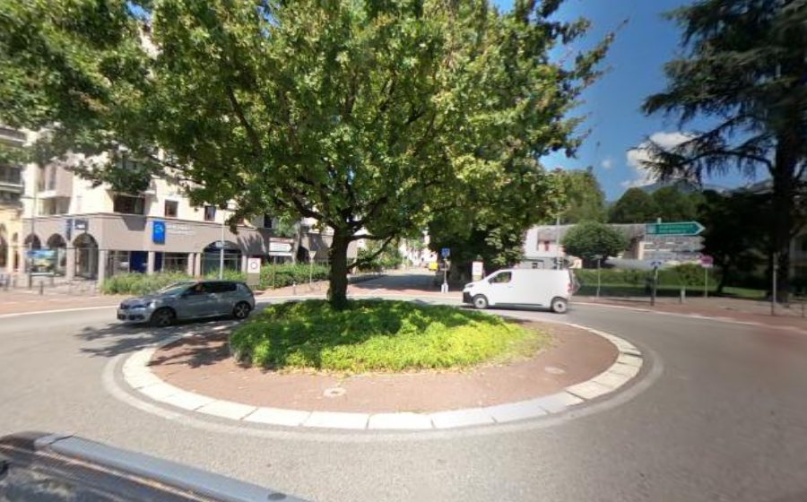 Vue du Rond-Point Jean-Jacques Rousseau