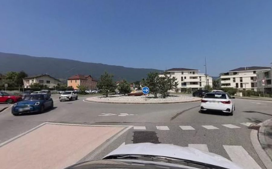 Vue du Rond-point anonyme n°834213120