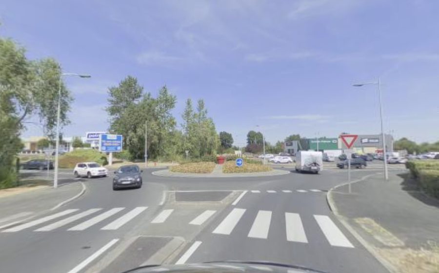 Vue du Rond-point anonyme n°84598171